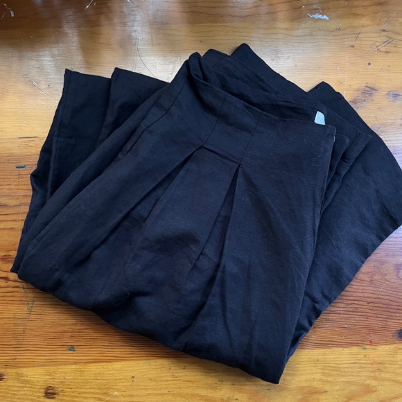 Doen Louvre Pant Black !FIRM!
REPOSHED - never worn, what I paid minus shipping - Picture 4 of 6
